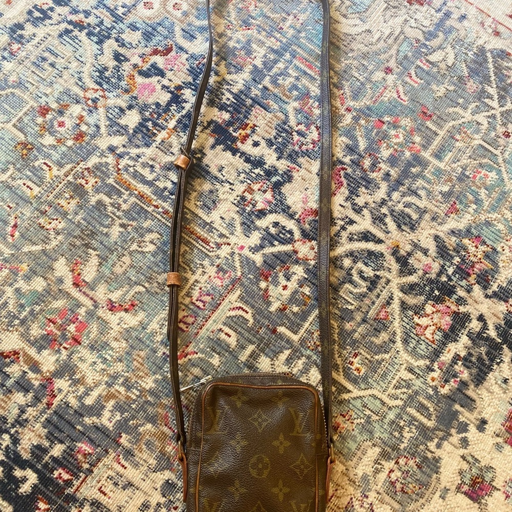 💯 Authentic Louis Vuitton Mini Danube 15